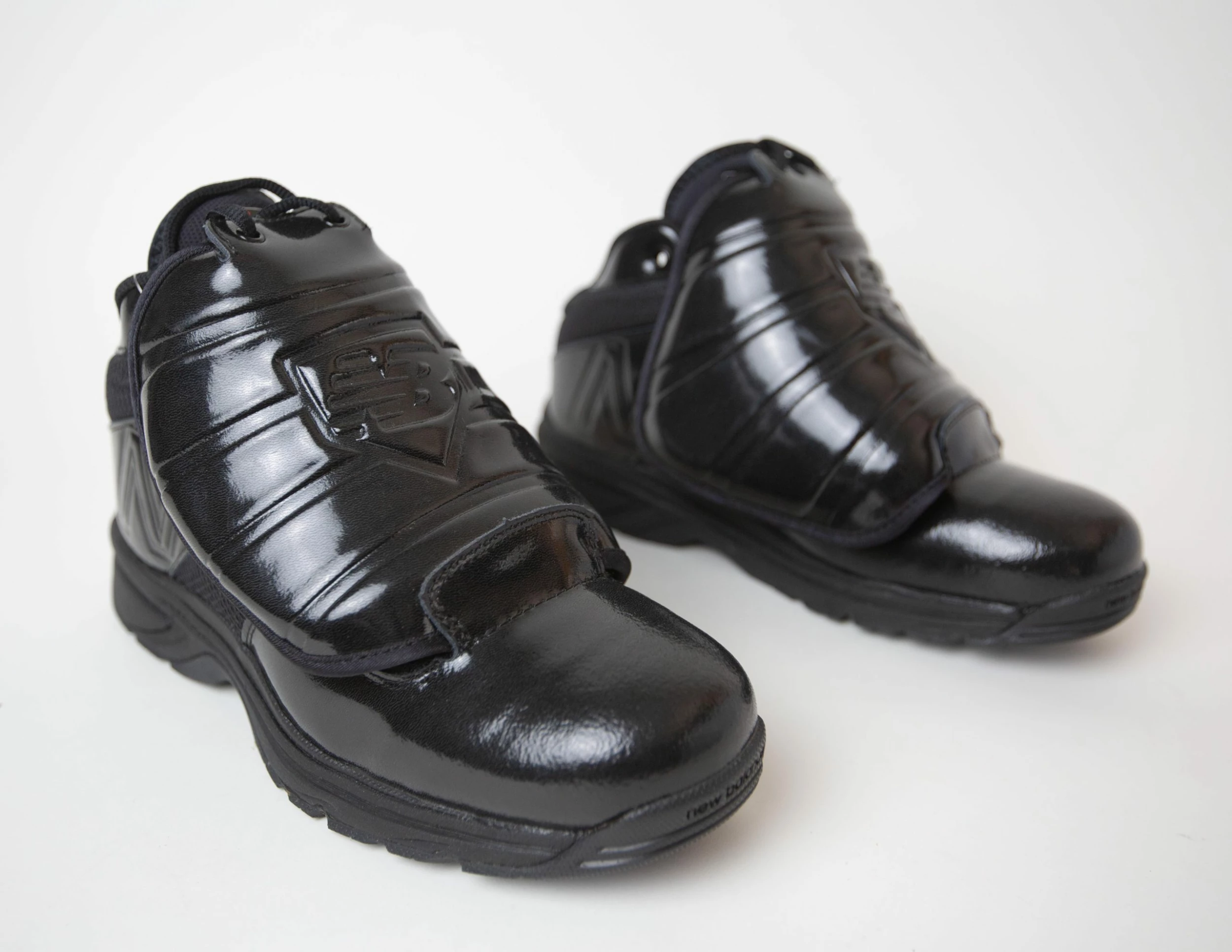 New Balance Mid-Cut Plate Shoe 4 New Balance Mid-Cut Plate Shoe - Image 2