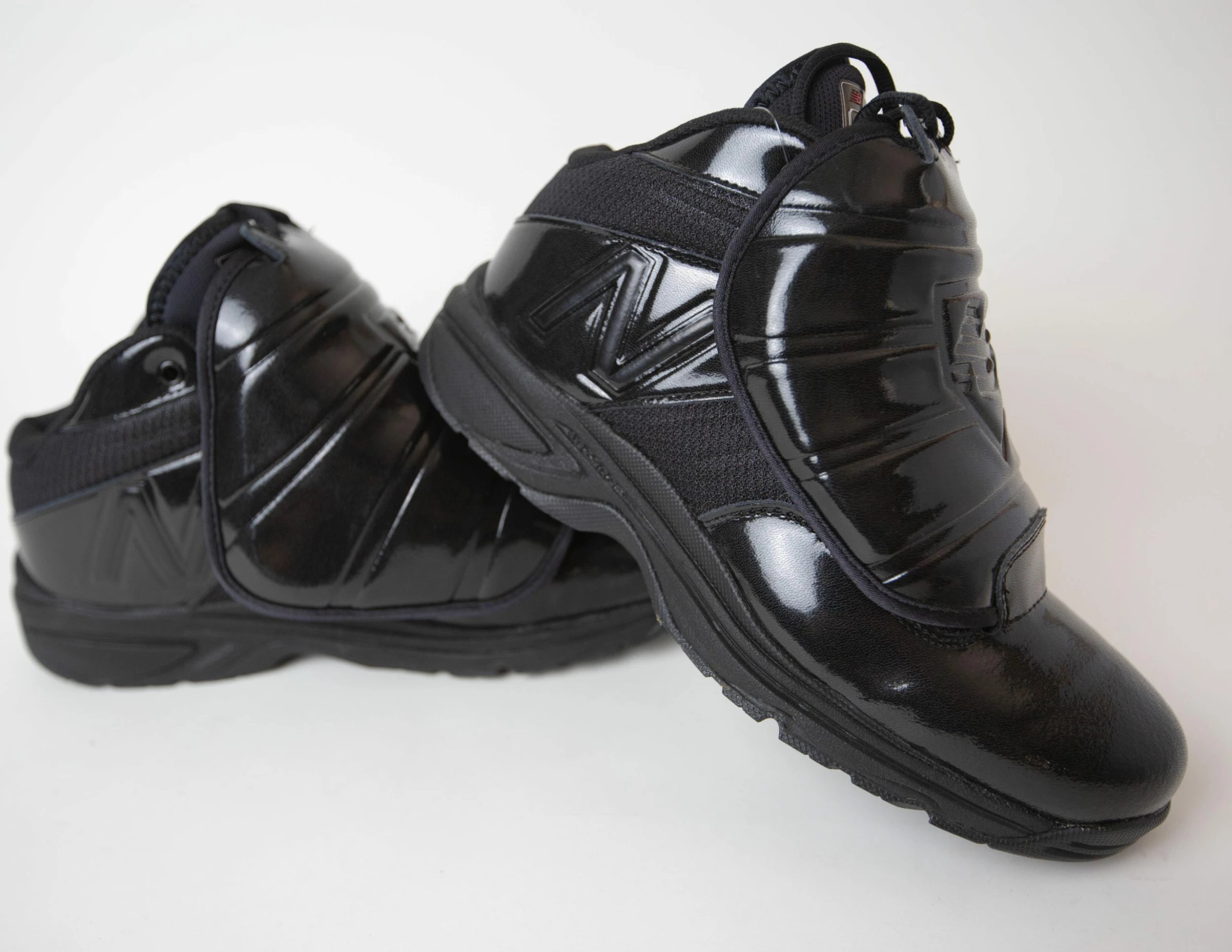 New Balance Mid-Cut Plate Shoe 5 New Balance Mid-Cut Plate Shoe - Image 3